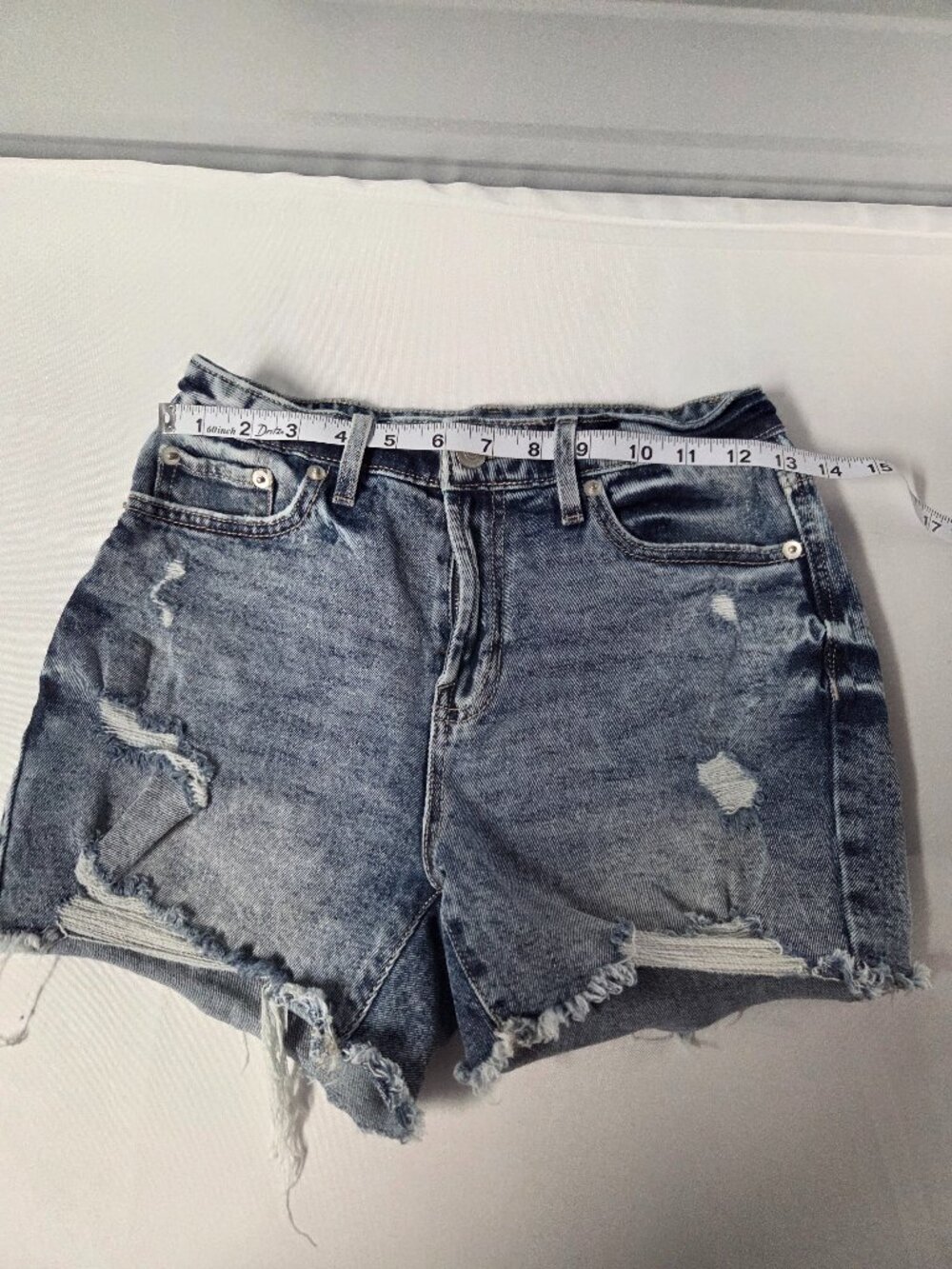 No Boundaries Distressed Raw Hem Denim Shorts Size 5